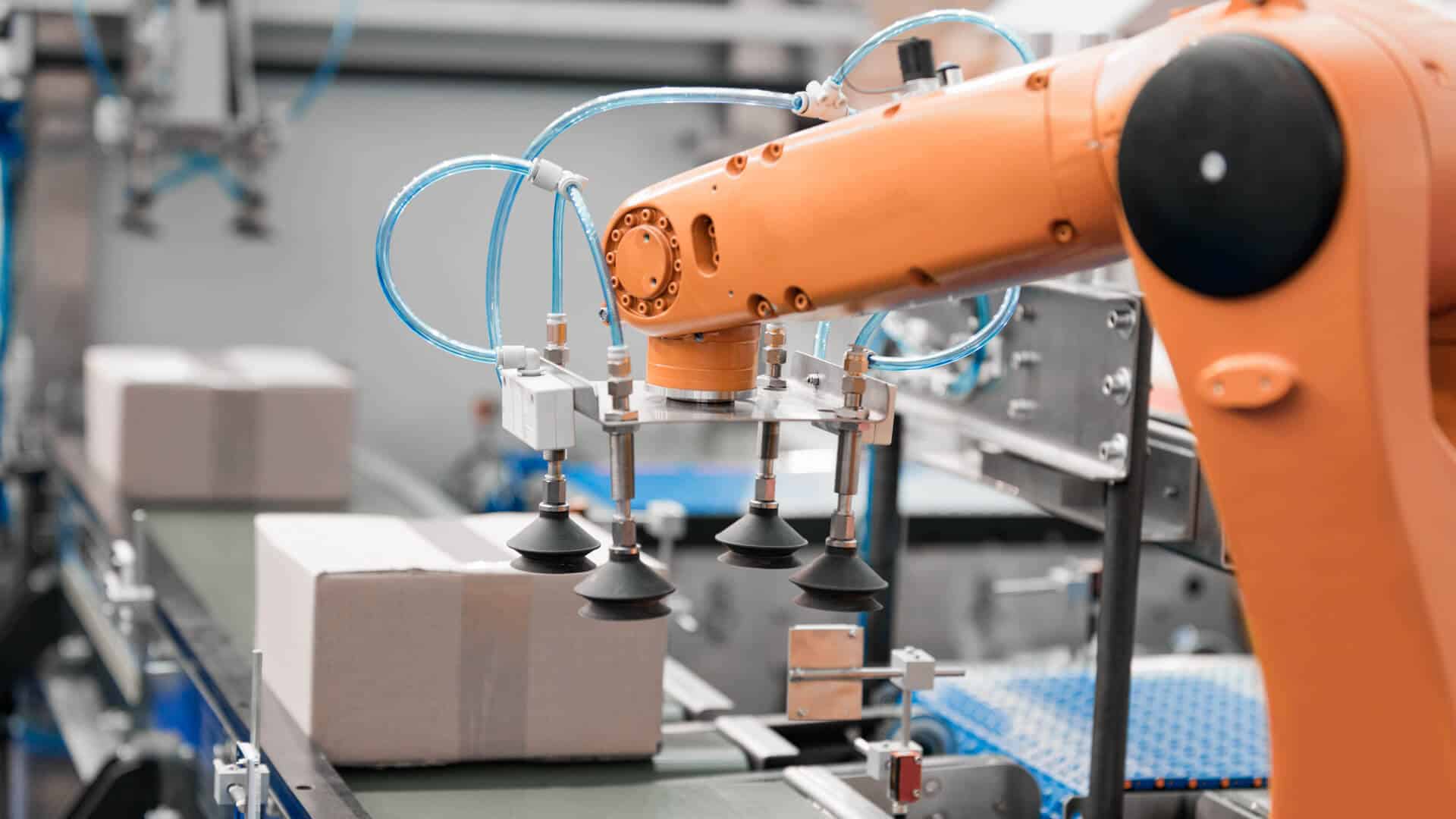 Roboter in der Produktionshalle